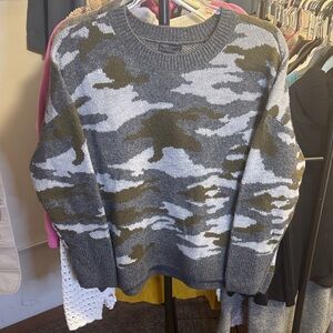 Vince Camuto Women’s Crewneck Sweater - Gray and Olive Camouflage